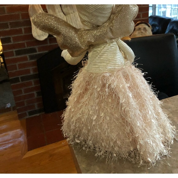 Snow Angel Shelf Sitter. - Picture 2 of 3